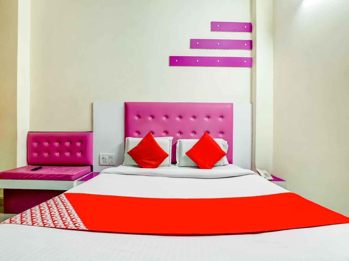 ניו דלהי Oyo 75948 Hotel Tushar Continental מראה חיצוני תמונה