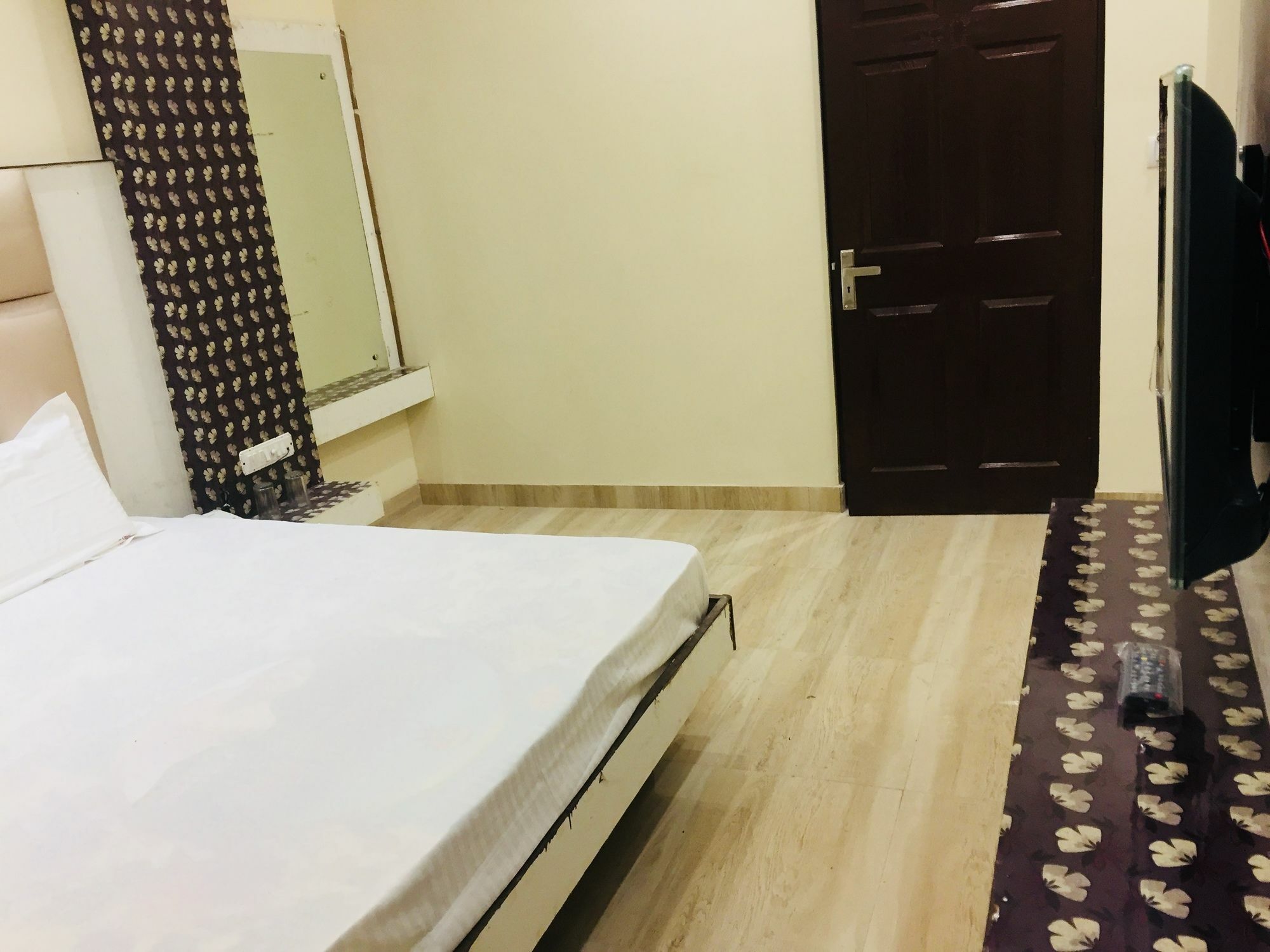 ניו דלהי Oyo 75948 Hotel Tushar Continental מראה חיצוני תמונה